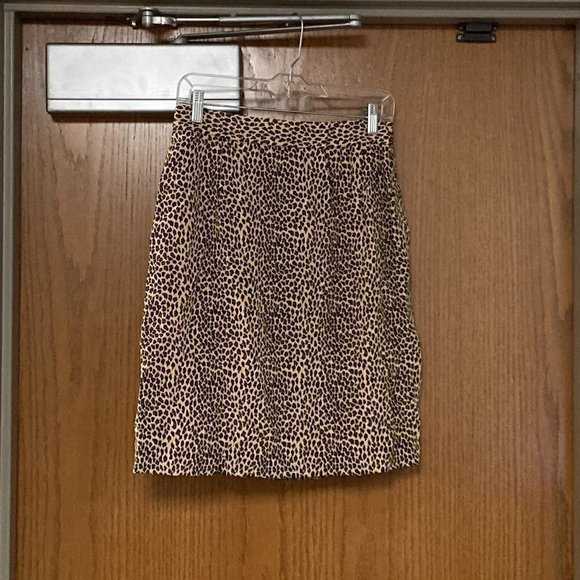 Allison Taylor Dresses & Skirts - Allison Taylor silk leopard skirt sz XL